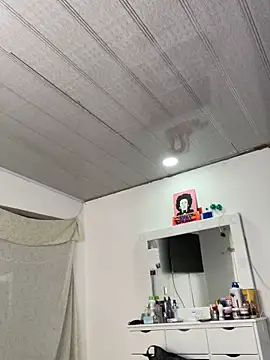 Snapshot of hannahb-e chatting on 03-17-26, 06:11 hannahb-e online show from 03-17-26, 06:11