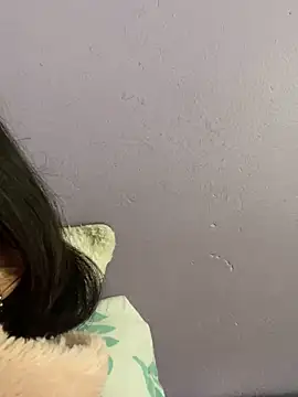 Snapshot of hannahb-e chatting on 03-18-26, 12:52 hannahb-e online show from 03-18-26, 12:52