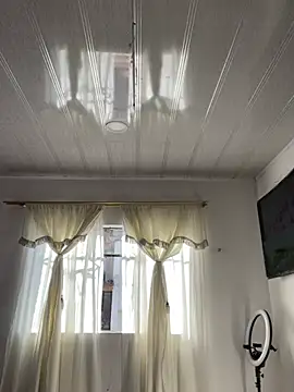 Snapshot of hannahb-e chatting on 03-26-26, 01:06 hannahb-e online show from 03-26-26, 01:06