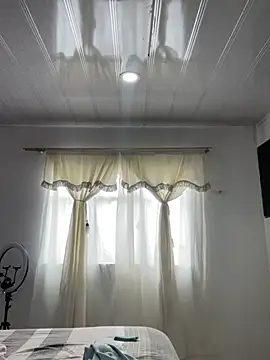 Snapshot of hannahb-e chatting on 03-31-26, 04:51 hannahb-e online show from 03-31-26, 04:51