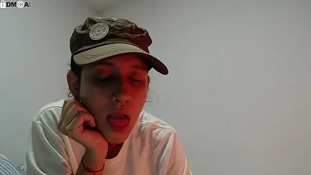 AlinaWoolf  online show from 01-10-26, 03:30