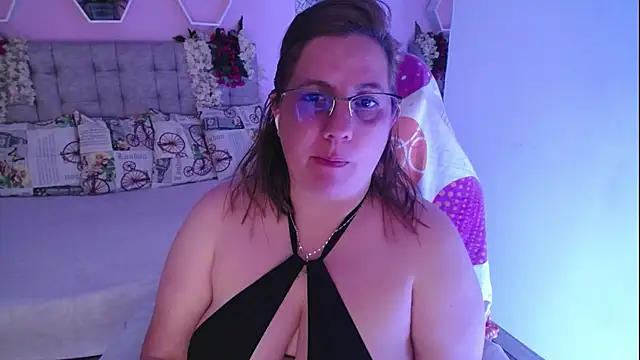 katie joness  online show from 01-24-25, 07:49