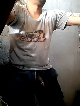 Snapshot of hecwil8 chatting on 09-10-25, 07:03 hecwil8 online show from 09-10-25, 07:03