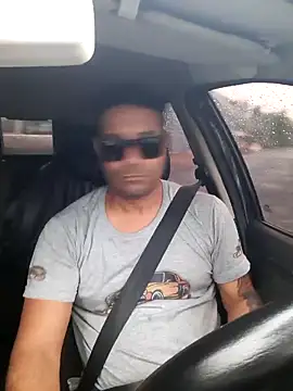 Snapshot of hecwil8 chatting on 10-17-25, 11:24 hecwil8 online show from 10-17-25, 11:24