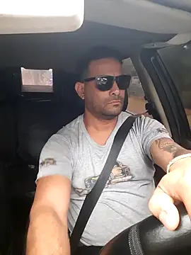 Snapshot of hecwil8 chatting on 11-04-25, 11:42 hecwil8 online show from 11-04-25, 11:42