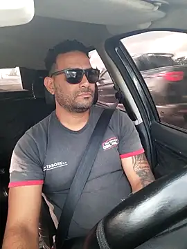 Snapshot of hecwil8 chatting on 11-06-25, 11:22 hecwil8 online show from 11-06-25, 11:22