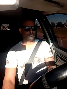 Snapshot of hecwil8 chatting on 11-14-25, 11:20 hecwil8 online show from 11-14-25, 11:20