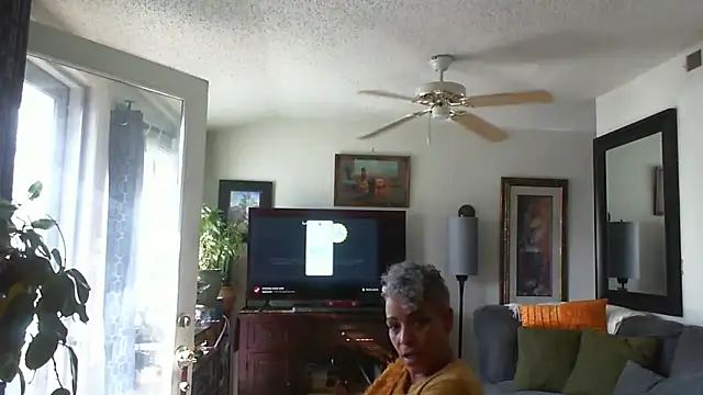 Snapshot of CeceilaMoon chatting on 02-10-26, 08:46 CeceilaMoon online show from 02-10-26, 08:46