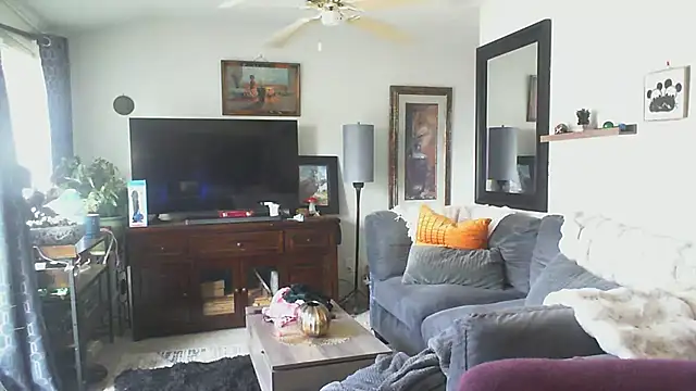 Snapshot of CeceilaMoon chatting on 02-16-26, 05:53 CeceilaMoon online show from 02-16-26, 05:53