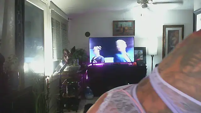 Snapshot of CeceilaMoon chatting on 02-25-26, 03:49 CeceilaMoon online show from 02-25-26, 03:49