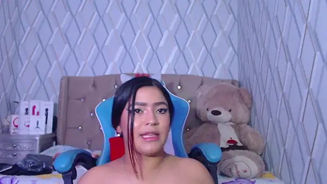 NicolleTaylor online show from 01-13-25, 04:18