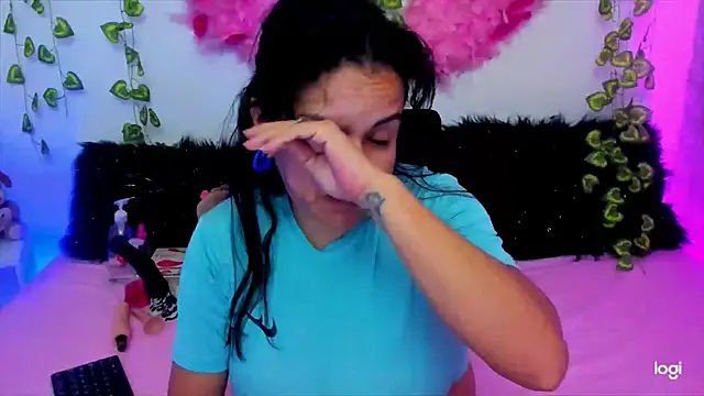 Snapshot of MegamKim chatting on 10-17-25, 10:23 MegamKim online show from 10-17-25, 10:23