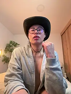 SrLuis18 online show from 12-23-25, 12:30