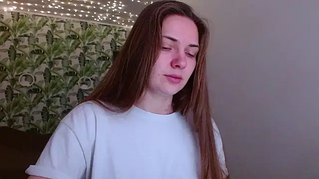 Olivia shine online show from 12-14-25, 05:24