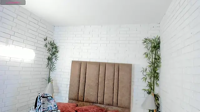 victoria mooree online show from 12-24-24, 01:49