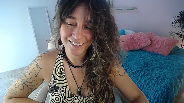 Paula Paz online show from 09-24-25, 02:20