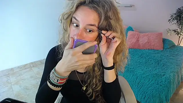 Paula Paz online show from 11-05-25, 02:28