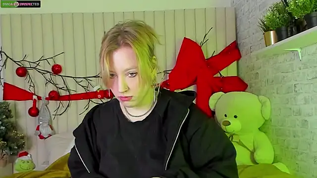 Snapshot of RachelCart chatting on 01-19-26, 03:10 RachelCart online show from 01-19-26, 03:10