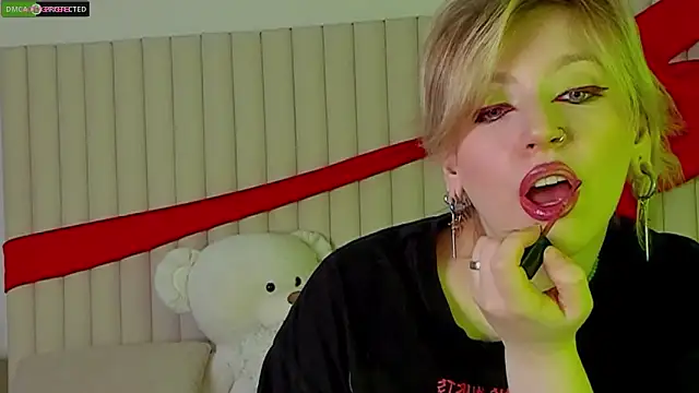 Snapshot of RachelCart chatting on 02-04-26, 03:12 RachelCart online show from 02-04-26, 03:12