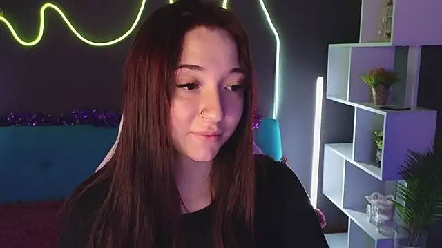 Snapshot of YasmineWest chatting on 12-24-24, 01:16 YasmineWest online show from 12-24-24, 01:16