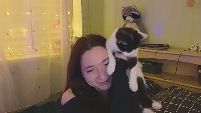 Snapshot of YasmineWest chatting on 02-24-25, 07:11 YasmineWest online show from 02-24-25, 07:11