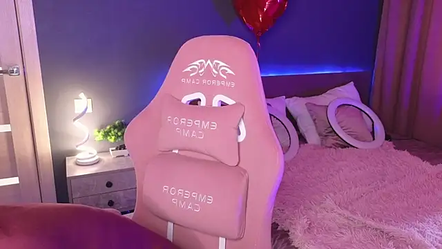 Snapshot of YasmineWest chatting on 03-01-25, 07:19 YasmineWest online show from 03-01-25, 07:19