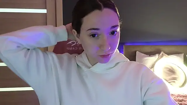 Snapshot of YasmineWest chatting on 09-09-25, 01:38 YasmineWest online show from 09-09-25, 01:38