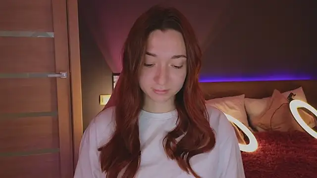 Snapshot of YasmineWest chatting on 09-11-25, 01:39 YasmineWest online show from 09-11-25, 01:39