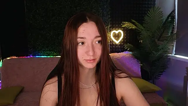 Snapshot of YasmineWest chatting on 10-08-25, 07:39 YasmineWest online show from 10-08-25, 07:39