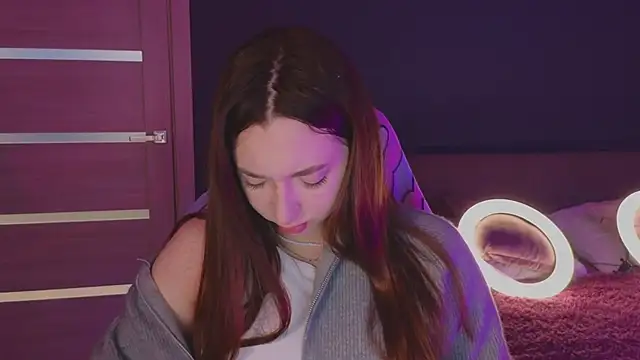 Snapshot of YasmineWest chatting on 10-10-25, 01:48 YasmineWest online show from 10-10-25, 01:48