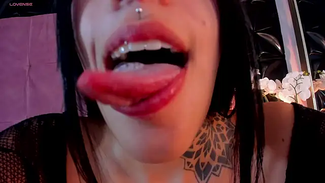 cattleya jensen  online show from 12-18-24, 06:14