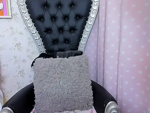 Snapshot of milf_bigass_ chatting on 10-10-25, 11:20 milf bigass online show from 10-10-25, 11:20