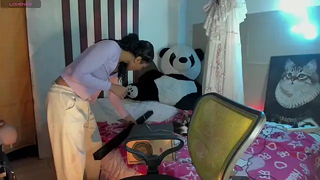 Lilithsabeth online show from 10-18-25, 08:09