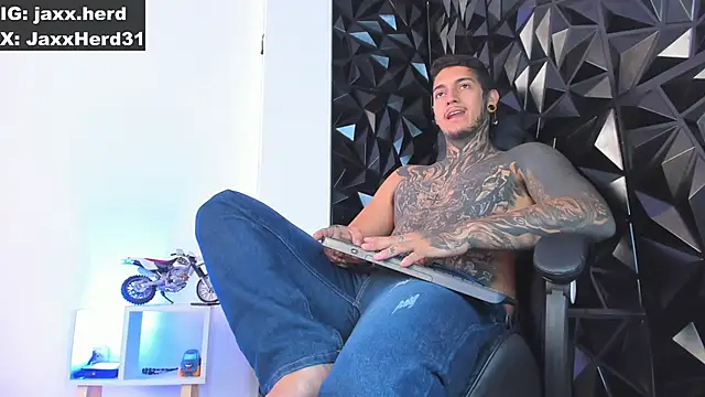 Snapshot of JAXXXONHERD chatting on 02-12-25, 04:00 JAXXXONHERD online show from 02-12-25, 04:00