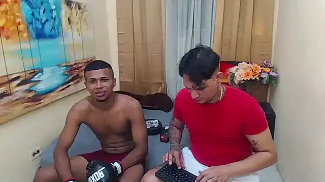 Snapshot of two_monstercock chatting on 11-14-25, 07:01 two monstercock online show from 11-14-25, 07:01