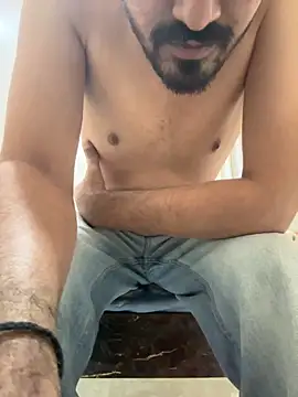 Snapshot of hornyguy271192 chatting on 12-14-25, 12:21 hornyguy271192 online show from 12-14-25, 12:21