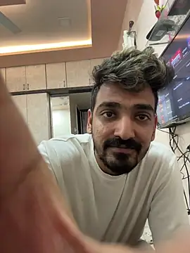 Snapshot of hornyguy271192 chatting on 12-17-25, 04:35 hornyguy271192 online show from 12-17-25, 04:35