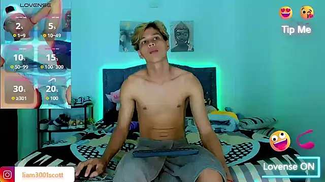 Liamscott  online show from 11-30-25, 06:01