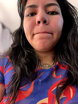 JulianaCastillo online show from 10-15-25, 10:37