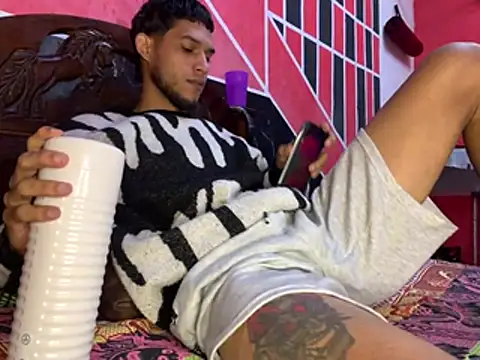 tanned boy online show from 04-06-26, 03:13