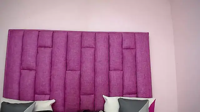 CrushOnMe  online show from 10-19-25, 01:34