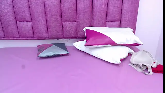 CrushOnMe  online show from 02-09-26, 07:51