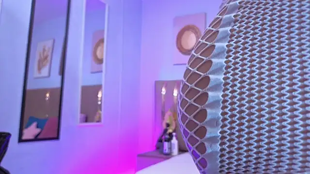 sarah cruzz  online show from 11-26-25, 01:28