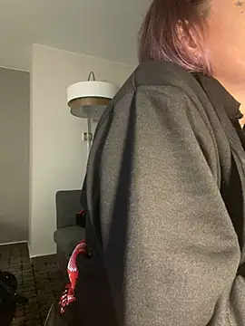 renegade vyxxen online show from 12-20-24, 05:47