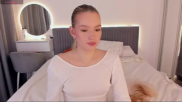 CassieRayss online show from 11-02-25, 10:39