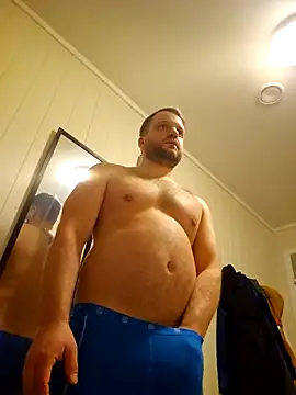 Snapshot of Machoviking1 chatting on 11-06-25, 11:00 Machoviking1 online show from 11-06-25, 11:00