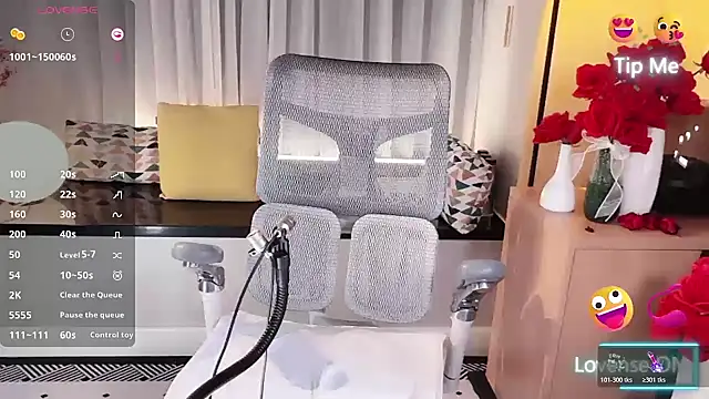 Snapshot of vyizh- chatting on 12-14-25, 02:11 vyizh- online show from 12-14-25, 02:11