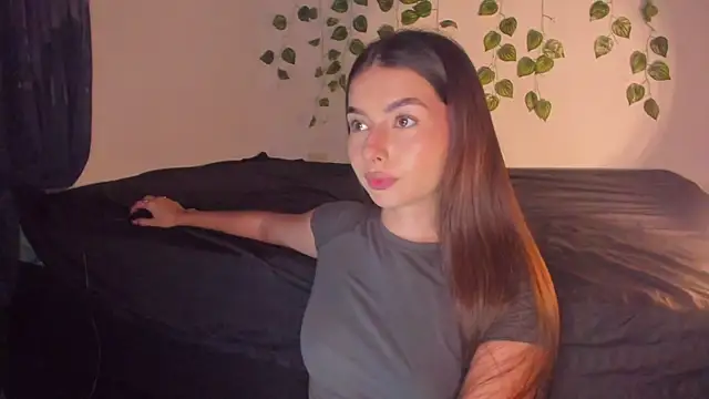 Coralinee 01 online show from 12-27-24, 12:29