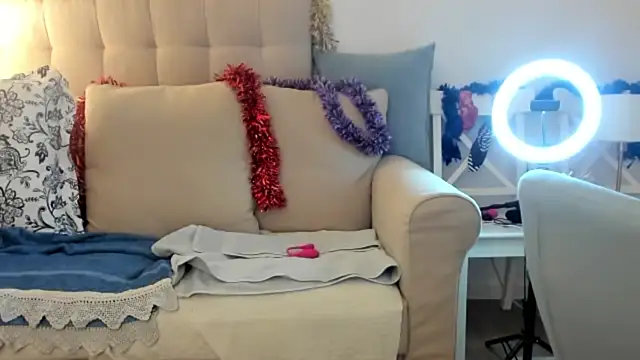 Snapshot of emmita69_ chatting on 12-17-24, 06:31 emmita69 online show from 12-17-24, 06:31