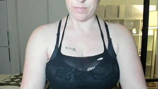 Snapshot of emmita69_ chatting on 10-01-25, 12:49 emmita69 online show from 10-01-25, 12:49